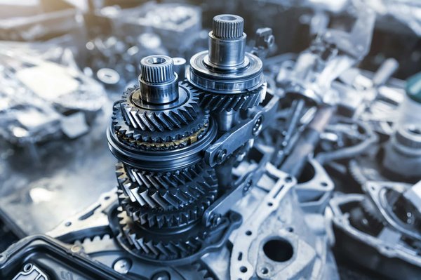 What are the key indicators of a failing transmission in UK-manufactured cars?
